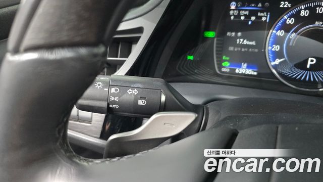 Lexus ES 2023 — photo 28