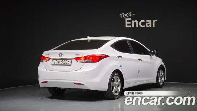 Hyundai AVANTE 2012 — photo 2