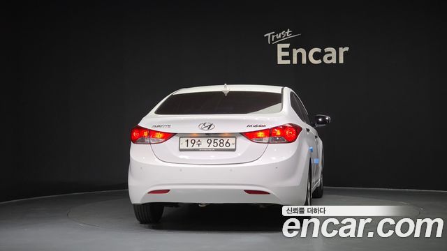 Hyundai AVANTE 2012 — photo 4