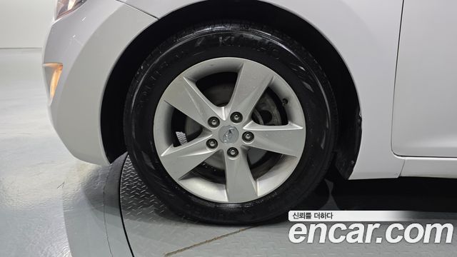 Hyundai AVANTE 2012 — photo 5