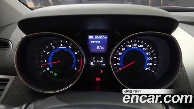 Hyundai AVANTE 2012 — photo 8