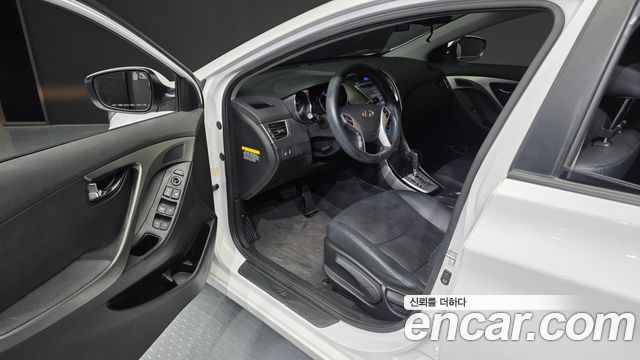 Hyundai AVANTE 2012 — photo 10