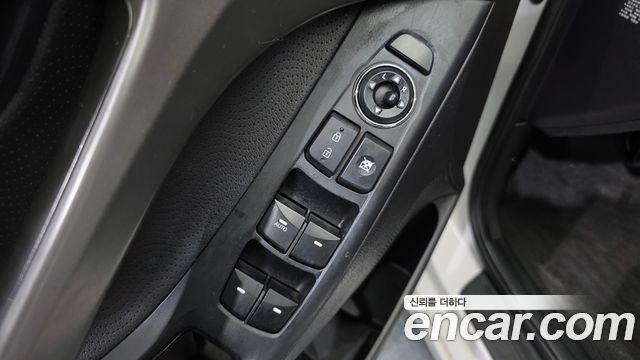 Hyundai AVANTE 2012 — photo 13