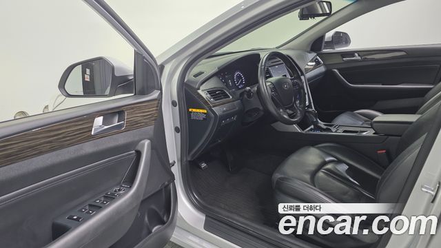 Hyundai Sonata 2016 — photo 11