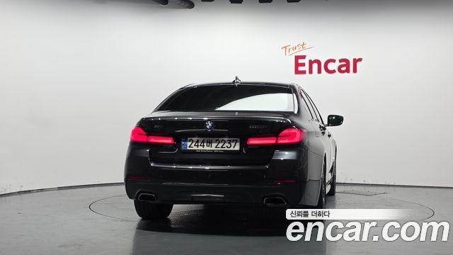 BMW 5-Series 2023 — photo 4