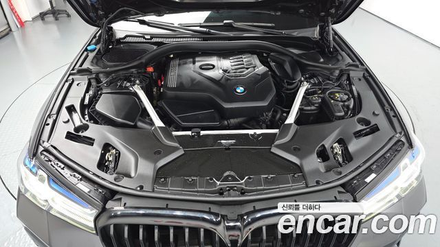 BMW 5-Series 2023 — photo 6