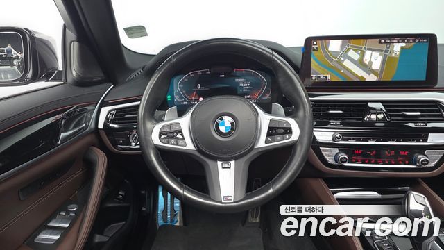 BMW 5-Series 2023 — photo 18