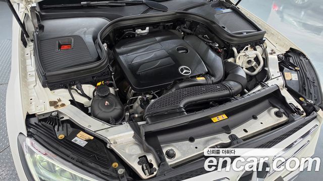 Mercedes-Benz GLC-Class 2020 — photo 6