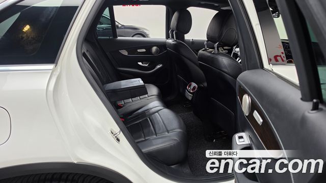 Mercedes-Benz GLC-Class 2020 — photo 17
