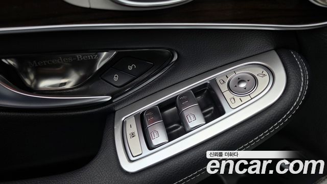Mercedes-Benz GLC-Class 2020 — photo 29