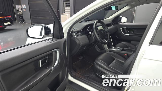Land Rover Discovery Sport 2016 — photo 10