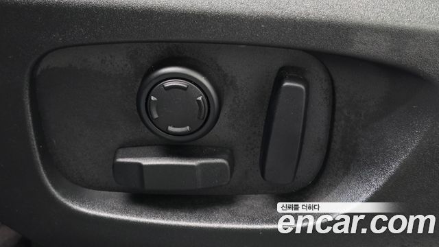 Land Rover Discovery Sport 2016 — photo 15