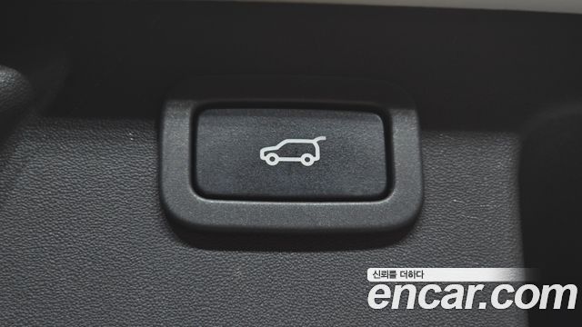 Land Rover Discovery Sport 2016 — photo 19