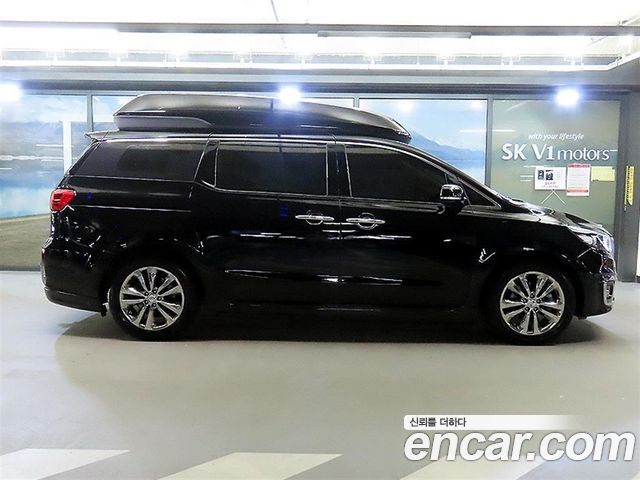 Kia Canival 2018 — photo 3