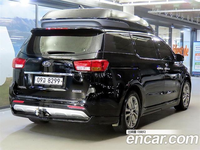 Kia Canival 2018 — photo 4