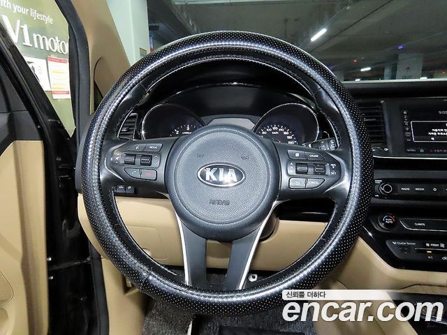 Kia Canival 2018 — photo 8