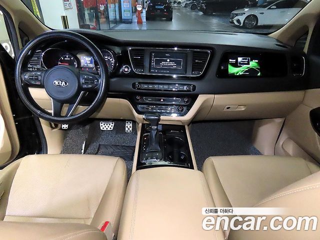 Kia Canival 2018 — photo 9