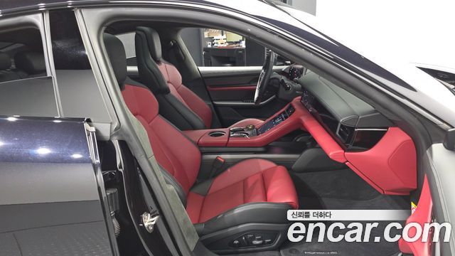 Porsche Taycan 2025 — photo 11
