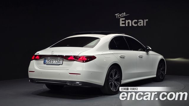 Mercedes-Benz E-Class 2024 — photo 2