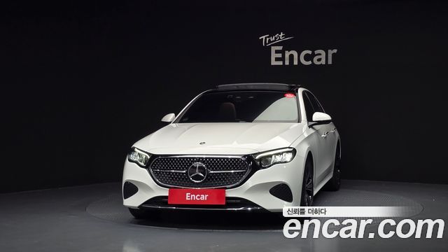 Mercedes-Benz E-Class 2024 — photo 3
