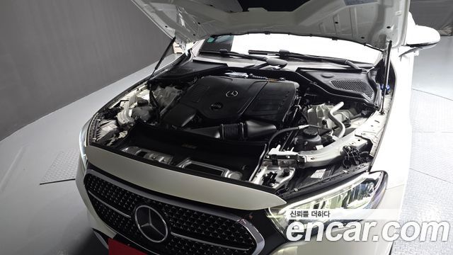 Mercedes-Benz E-Class 2024 — photo 6