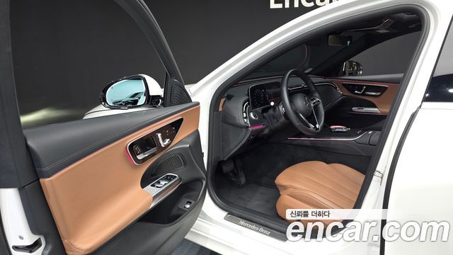 Mercedes-Benz E-Class 2024 — photo 13