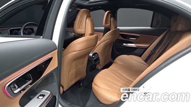 Mercedes-Benz E-Class 2024 — photo 17