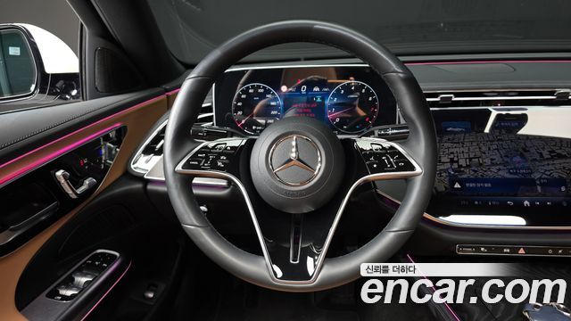 Mercedes-Benz E-Class 2024 — photo 18