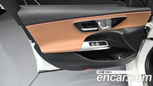 Mercedes-Benz E-Class 2024 — photo 14