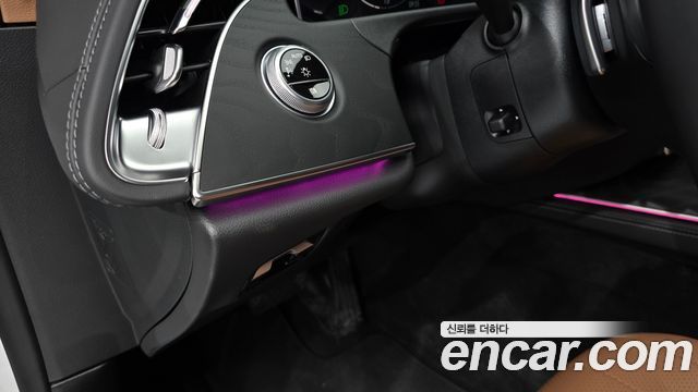 Mercedes-Benz E-Class 2024 — photo 28