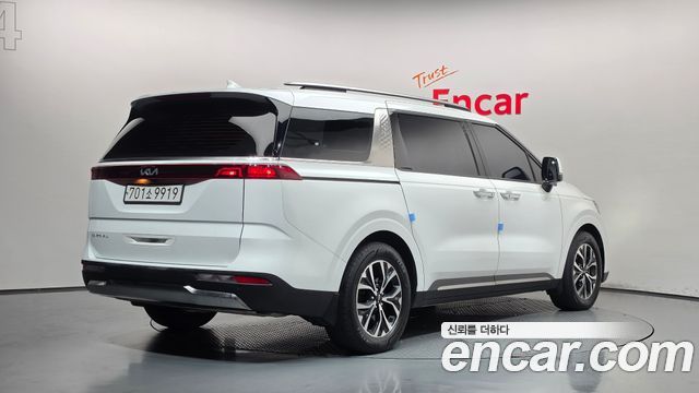 Kia Canival 2022 — photo 2