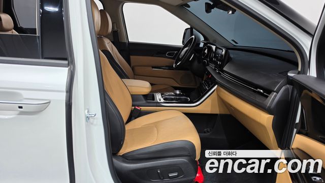 Kia Canival 2022 — photo 16