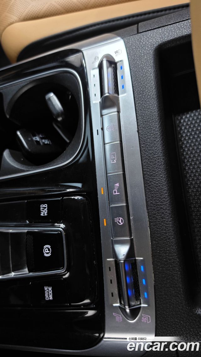 Kia Canival 2022 — photo 32