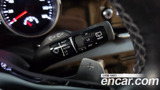 Kia Canival 2022 — photo 36