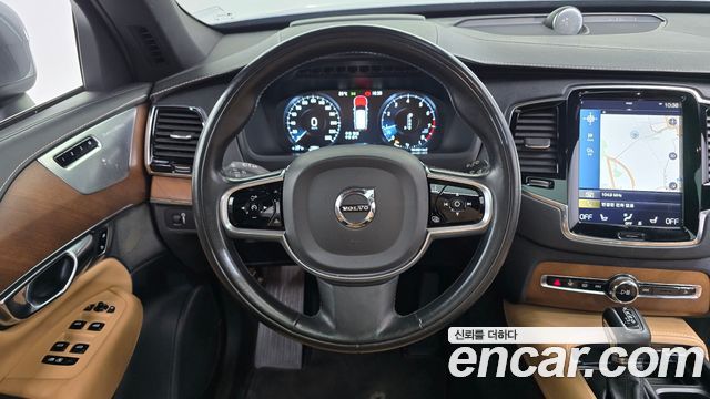 Volvo XC90 2017 — photo 13