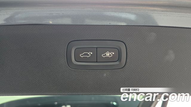 Volvo XC90 2017 — photo 19