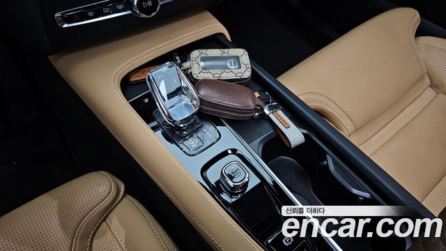 Volvo XC90 2023 — photo 12