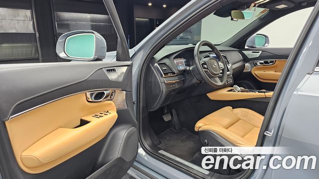 Volvo XC90 2023 — photo 13
