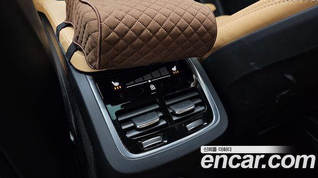 Volvo XC90 2023 — photo 23