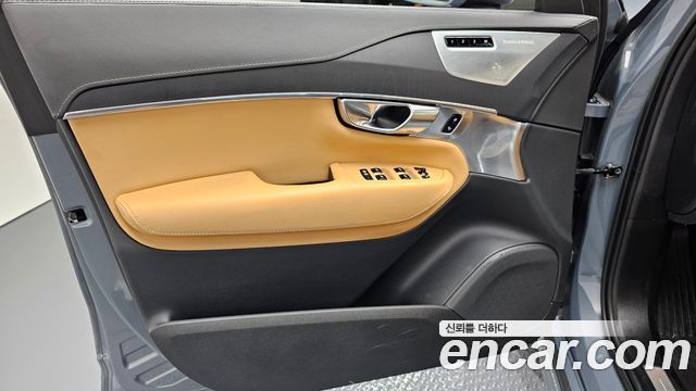 Volvo XC90 2023 — photo 14