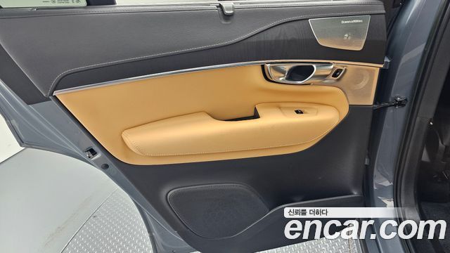Volvo XC90 2023 — photo 15
