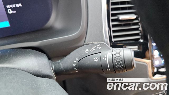 Volvo XC90 2023 — photo 28