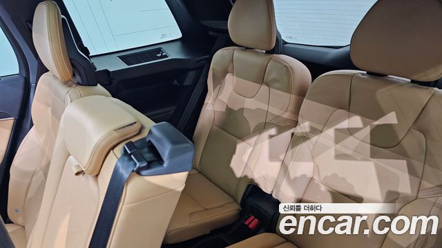 Volvo XC90 2023 — photo 35