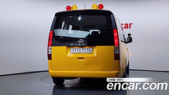 Hyundai Staria 2022 — photo 4