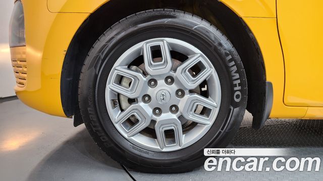 Hyundai Staria 2022 — photo 5