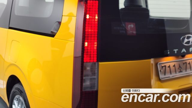 Hyundai Staria 2022 — photo 9