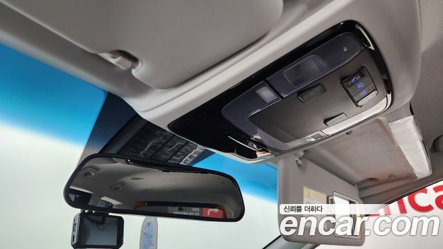 Hyundai Staria 2022 — photo 30