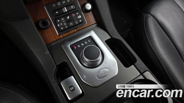 Land Rover Discovery 2014 — photo 9