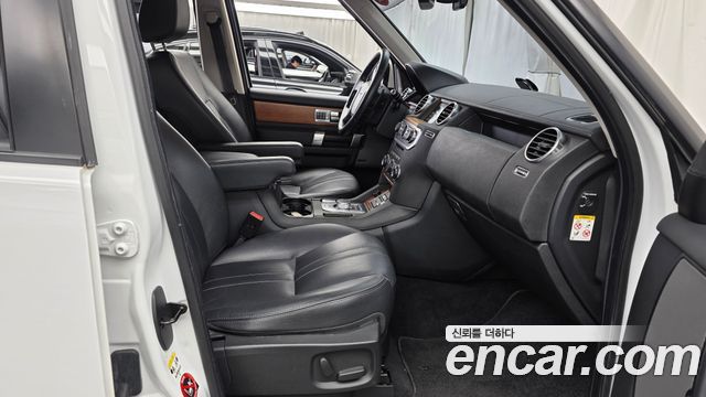 Land Rover Discovery 2014 — photo 11