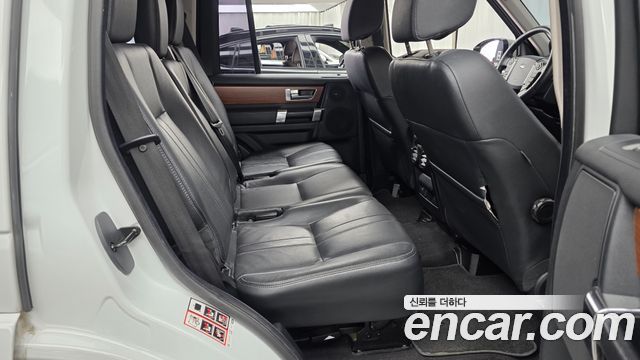 Land Rover Discovery 2014 — photo 12